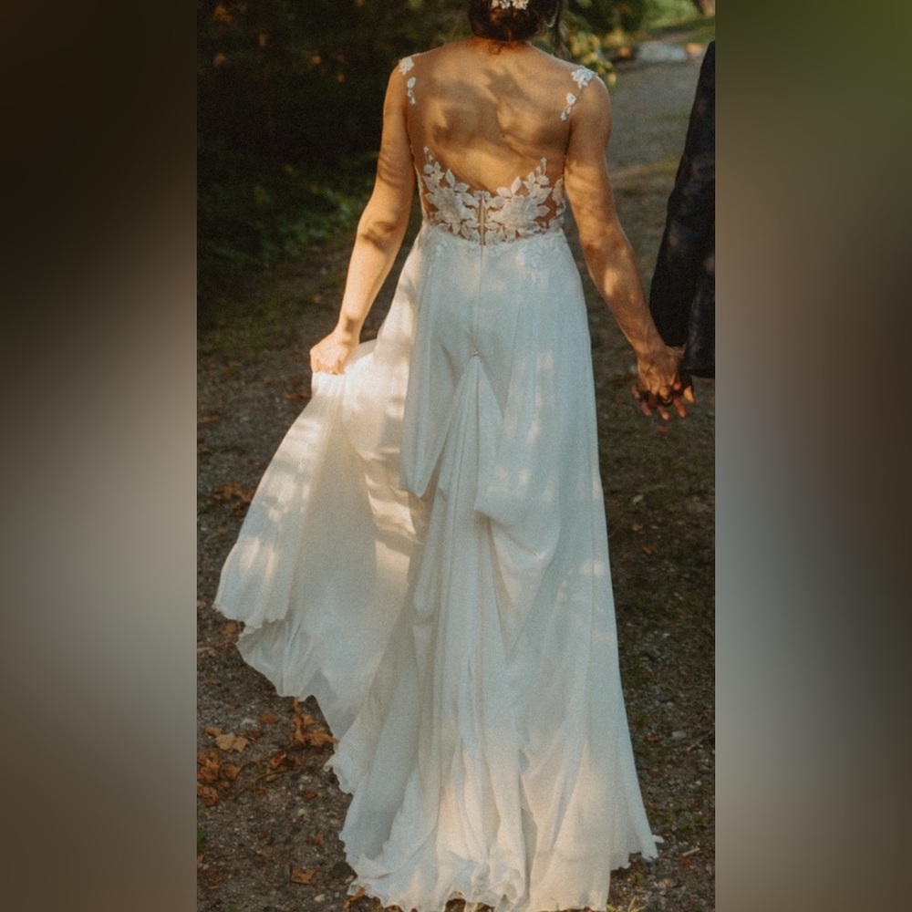 Ivory Floral Lace Eveline Wedding Dress, by Anna Kara
